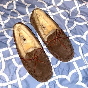 Men’s unisex UGG slippers